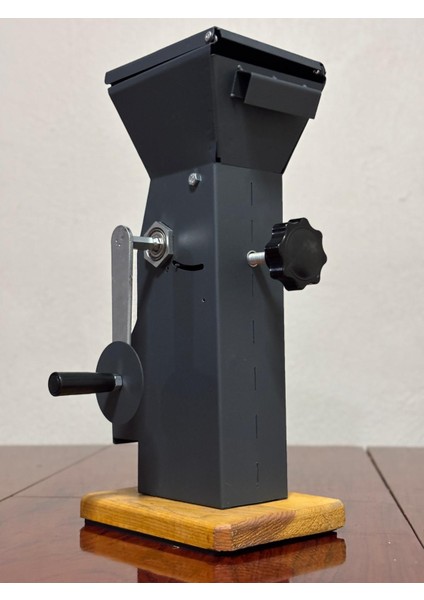 Bilyeli Fındık, Ceviz, Badem, Kayısı Çekirdeği Kırma Makinesi indirimleri