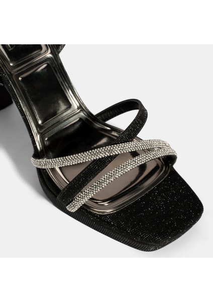 Kadın Siyah Ayarlanabilir Tokalı Taşlı Topuklu Abiye Sandalet