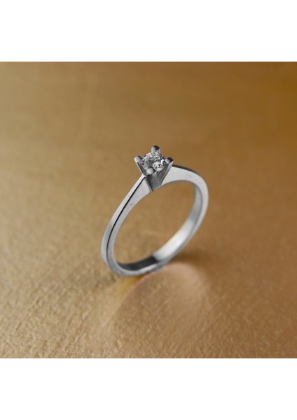 V Kare Kısa Tırnak Ince Kol Pırlanta Modeli 925 Ayar Gümüş Tektaş Yüzük - Taş Çapı 3 Mm-0,10 Ct