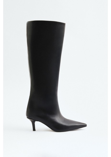 Çizme 2312 - Sivri Burun Önden Dikiş Detaylı Siyah Kadın Çizme