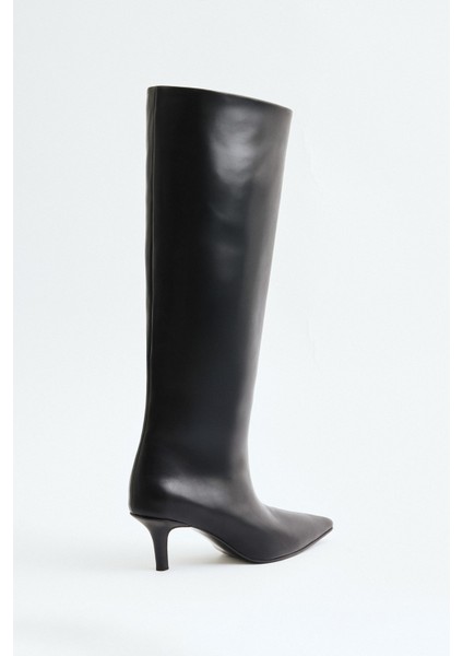 Çizme 2312 - Sivri Burun Önden Dikiş Detaylı Siyah Kadın Çizme fırsatları