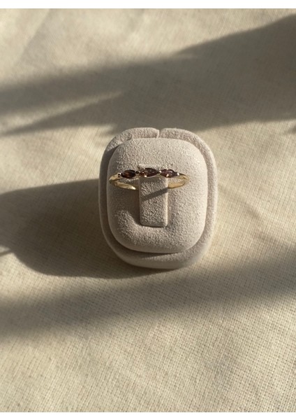 14 Ayar Altın Minimal Markiz Kesim Kahverengi Yüzük modelleri