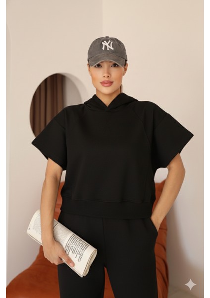 Kadın Siyah Ay Kol Kapüşonlu Relaxed Kalıp Örme Crop Sweatshirt