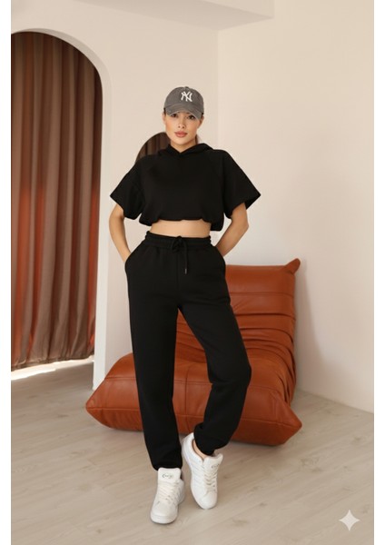 Kadın Siyah Ay Kol Kapüşonlu Relaxed Kalıp Örme Crop Sweatshirt fiyatları
