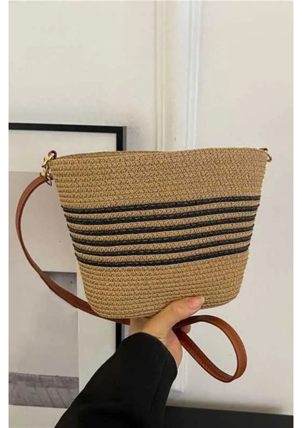 Çizgi Detaylı Küçük Omuz Çantası fiyatları