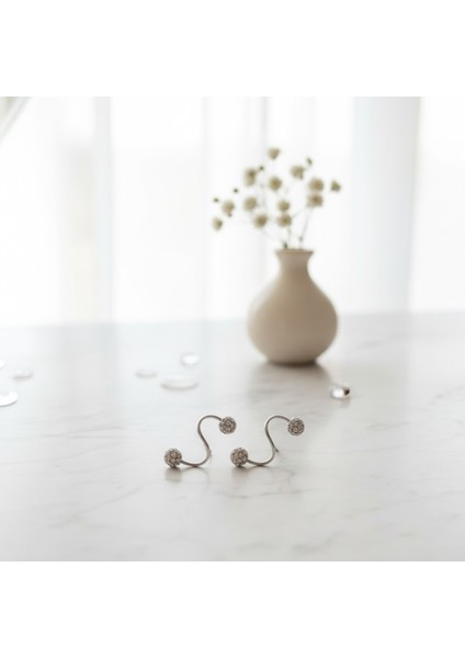 Sarmal Şık İki Top Küpe | S-Şekil Modern Delikli Kulak Memesi (Lobe) Küpesi (çiftli) modelleri