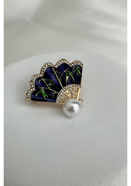 Altın Rengi Taş Detaylı Inci Sallantılı Mor Yelpaze Broş (4cm)