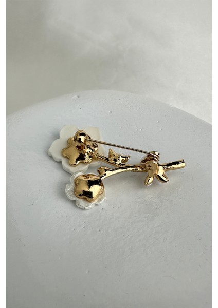 Altın Rengi Taş ve Inci Detay Sedef Yonca Broş (4cm) fiyatları