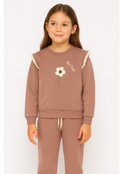 Kız Çocuk 3 Iplik Şardonlu Eşofman Takımı – Fırfır Detaylı, Çiçek Nakışlı Sweat & Alt Takım – Kahverengi – 8 Yaş