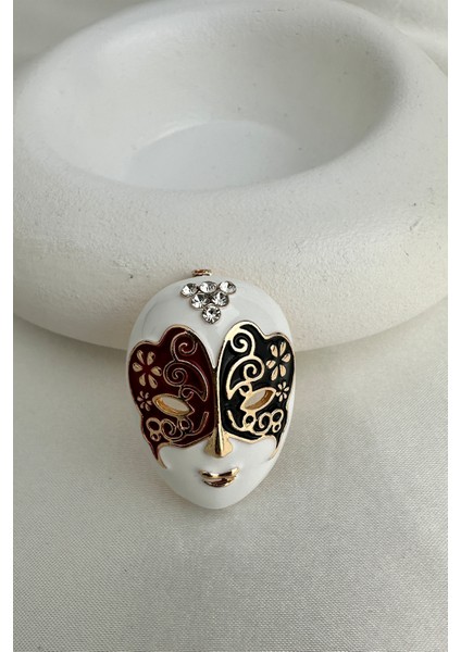 Altın Rengi Desen Detaylı Renkli Tasarım Maske Broş (4cm) fırsatları