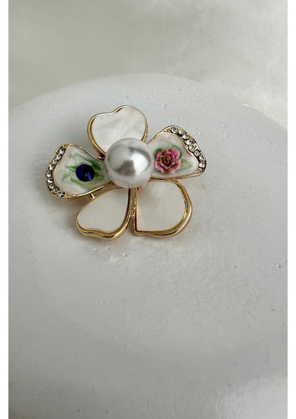 Altın Rengi Gül ve Taş Detay Incili Sedef Yonca Broş (4cm)