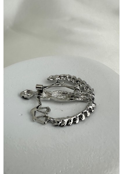 Terazi Detay Mineli Adalet Heykeli Broş (4cm) fiyatları