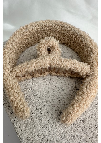 Bej Rengi Yumuşak Tüylü Bukle Taç ve Mandal Toka