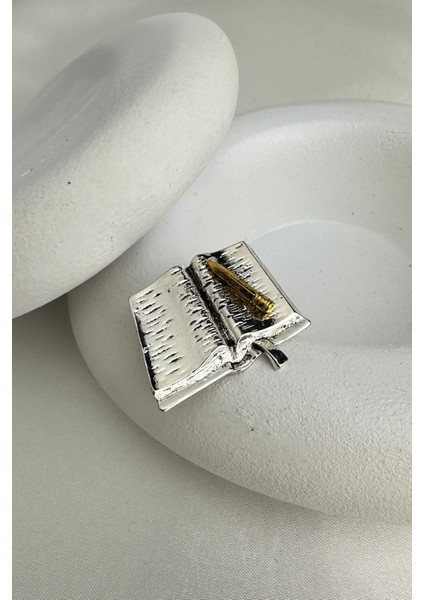 Defter ve Kalem Figürlü Tasarım Broş (3cm) modelleri