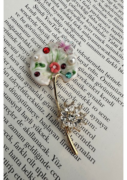 Altın Rengi Taş Çiçek Süslemeli Tasarım Broş (5cm) fırsatları