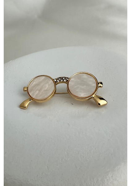 Altın Rengi Taş Detay Beyaz Sedef Yuvarlak Gözlük Broş(4cm)