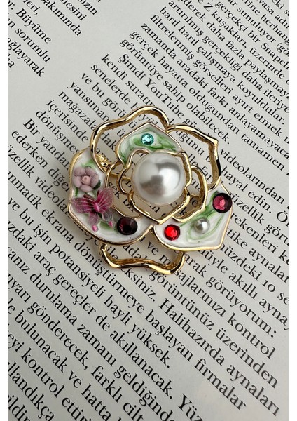 Altın Rengi Incili Taş ve Kelebek Detaylı Gül Broş (4cm) fırsatları