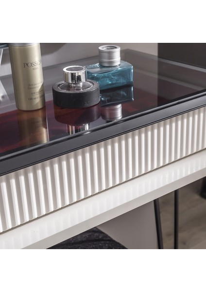 Diamond Aynalı Puflu Şifonyer fırsatları