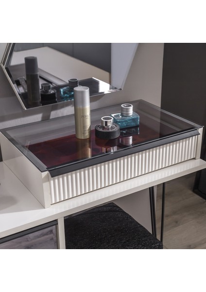 Diamond Aynalı Puflu Şifonyer indirimleri