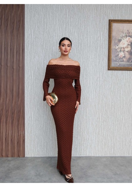 Kayık Yaka Dantelli Elbise