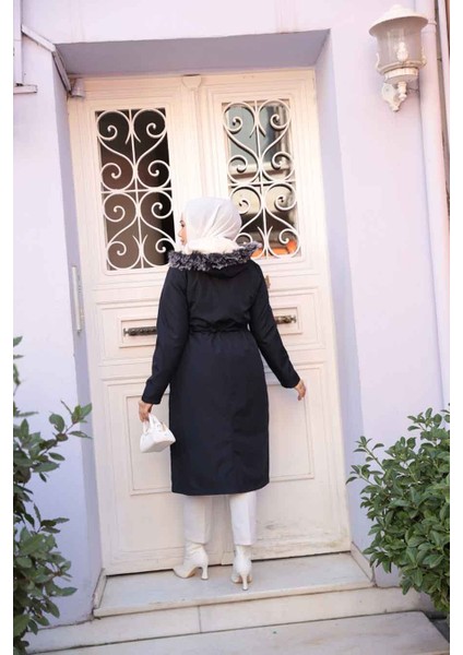 Kürklü Kapşonlu Lacivert Tesettür Parka 60650L fırsatları