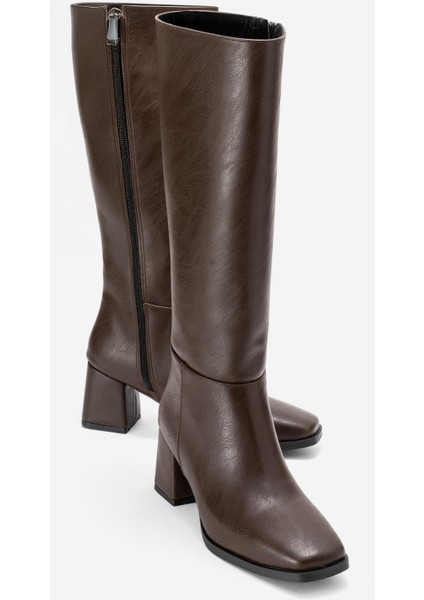 Sade Küt Burunlu Topuklu Kadın Çizme KAHVE CİLT