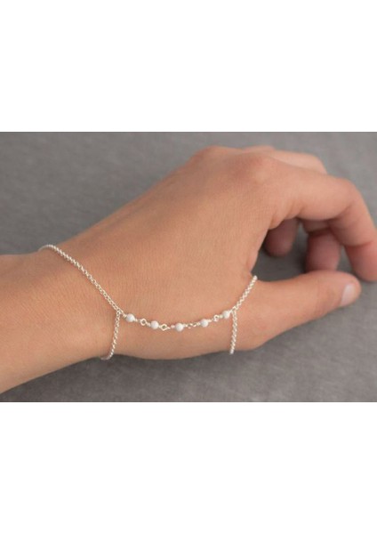 Şıklığınızı Tamamlayacak Gümüş Renk Boncuklu Şahmeran