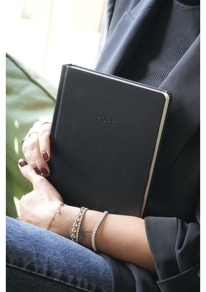 Business 2026 Günlük Ajanda 17x24cm Sert Kapak Ivory 80gr. Ayraçlı