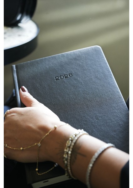 Business 2026 Günlük Ajanda 17x24cm Sert Kapak Ivory 80gr. Ayraçlı