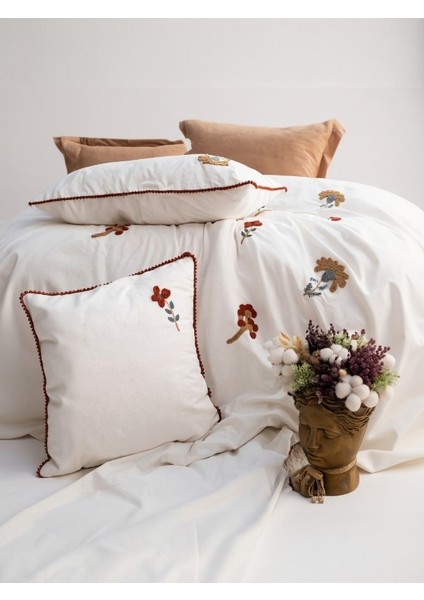 Zaira Nakışlı Nevresim Takımı – %100 Pamuk, Zarif ve Şık Tasarım