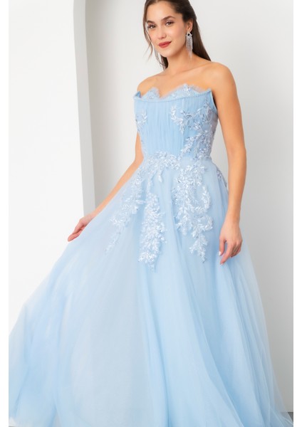 Kadın Bebe Mavi Straplez Güpürlü Uzun Tül Abiye Elbise modelleri