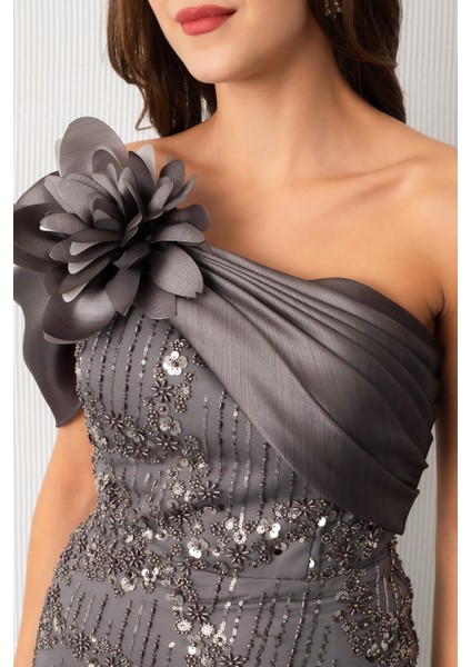 Kadın Gri Boncuklu Tek Omuz Fiyonk Detay Kuyruklu Uzun Abiye fırsatları