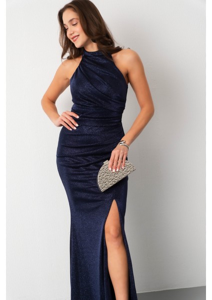Kadın Lacivert Halter Yaka Yırtmaçlı Simli Uzun Abiye Elbise modelleri