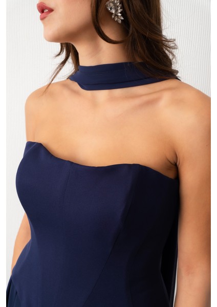 Kadın Lacivert Straplez Yaka Piliseli Dantel Detay Uzun Abiye Elbise indirimleri