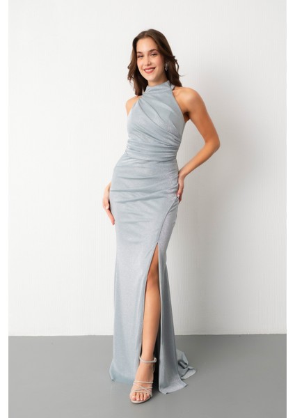 Kadın Mint Yeşili Halter Yaka Yırtmaçlı Simli Uzun Abiye Elbise