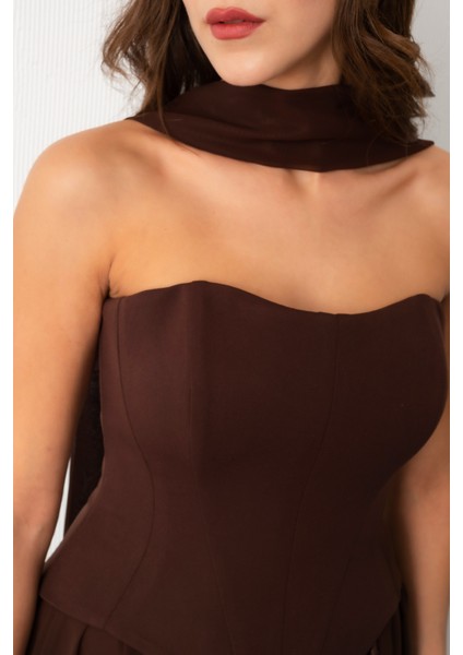 Kadın Kahverengi Straplez Yaka Piliseli Dantel Detay Uzun Abiye Elbise indirimleri