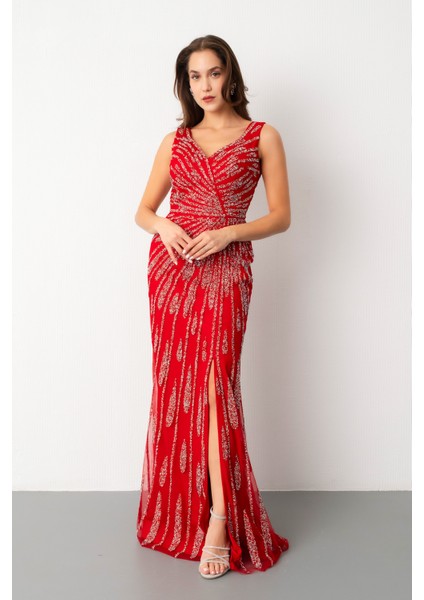 Kadın Kırmızı Kolsuz V Yaka Yırtmaçlı Uzun Taşlı Balık Abiye