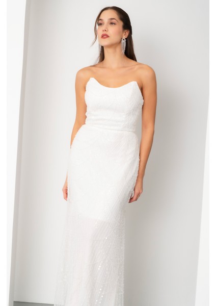 Kadın Beyaz Straplez Boncuklu Uzun Balık Abiye Elbise modelleri