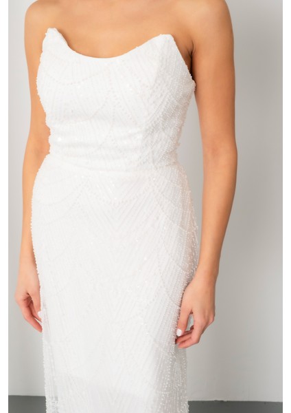 Kadın Beyaz Straplez Boncuklu Uzun Balık Abiye Elbise fırsatları