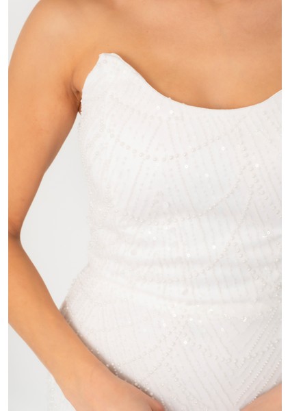 Kadın Beyaz Straplez Boncuklu Uzun Balık Abiye Elbise indirimleri