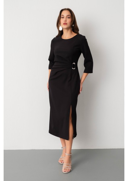 Kadın Siyah Bisiklet Yaka Aksesuar Detay Midi Davet Elbisesi fiyatları