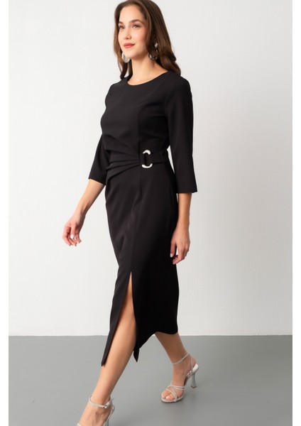 Kadın Siyah Bisiklet Yaka Aksesuar Detay Midi Davet Elbisesi modelleri