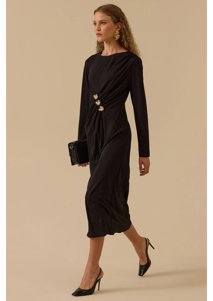 Kadın Gold Aksesuar Detaylı Drapeli Elbise 0003 Siyah