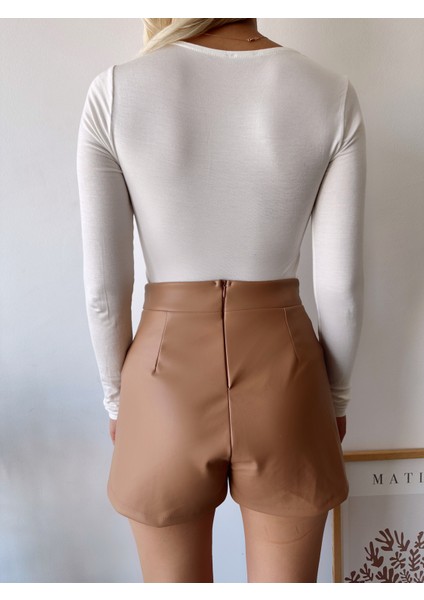 Kadın Beyaz Kare Yaka Uzun Kol Viskon Bluz modelleri