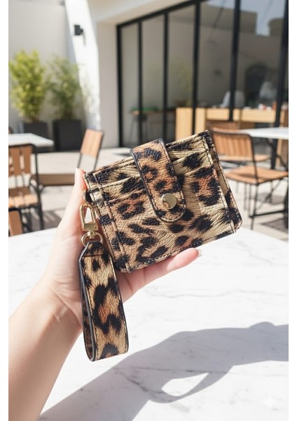 Leopar Desenli Anahtarlık ve Kartlık Detaylı Minimal Cüzdan & Kartlık