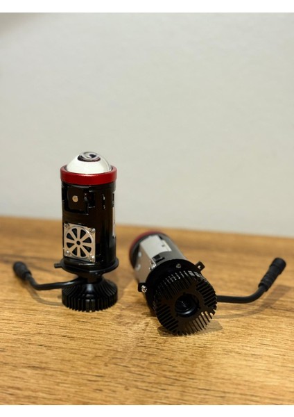 H4 Mercekli LED Zenon Prime 60WATT Güç 23.000 Lümen Şimşek Etkili LED Zenon 12-24V Uzun Ömürlü Güçlü Çizgisel Odak modelleri