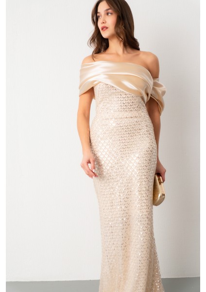 Kadın Bej Yaka Detay Boncuklu Uzun Abiye Elbise modelleri