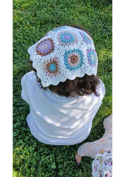 Renkli Motifli Örgü Bandana