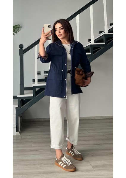 Lacivert Bel Büzgü Detaylı Ekose Astarlı Trençkot fırsatları