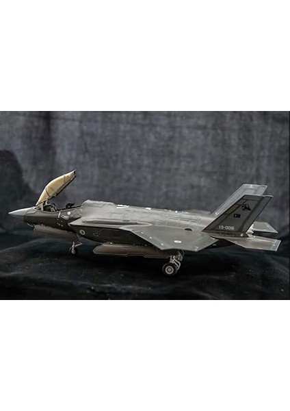 Model F-35A Lightning 2 Plastik Uçak Maket Kiti fırsatları